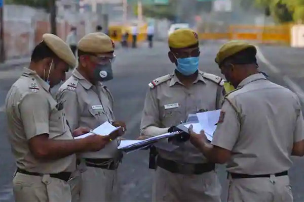 450 Delhi Police personnel infected with coronavirus, 196 recover from COVID19 infection 450 Delhi Police personnel infected with coronavirus, 196 recover from COVID19 infection