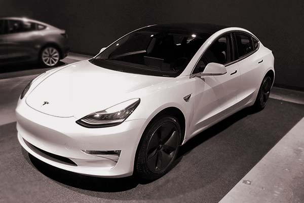 German man accidentally bought 28 Tesla cars for 1.4 million Euros German man accidentally bought 28 Tesla cars for 1.4 million Euros
