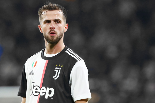 Midfielder Miralem Janik signed with Barcelona for four years Midfielder Miralem Janik signed with Barcelona for four years