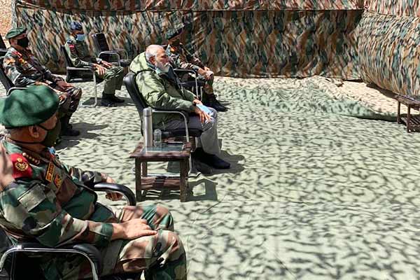 PM Modi reaches Ladakh to take a stock amid news of CDS General Rawat visiting the base PM Modi reaches Ladakh to take a stock amid news of CDS General Rawat visiting the base