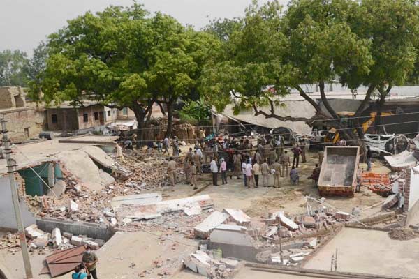 Bunker explosives and guns found in Vikas Dubey house police says he operated like Maoists Bunker explosives and guns found in Vikas Dubey house police says he operated like Maoists
