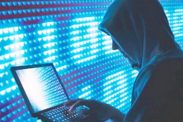 Fake army man dupes Mumbai businessman of Rs 1 lakh Fake army man dupes Mumbai businessman of Rs 1 lakh