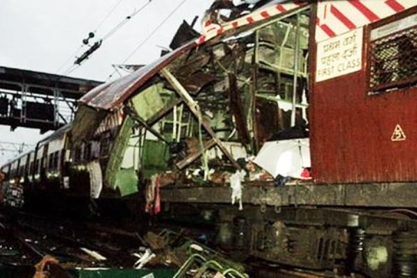 Today Mumbai bomb blasts in 2006 Apple iPhone 3G launched in 2008 Today Mumbai bomb blasts in 2006 Apple iPhone 3G launched in 2008