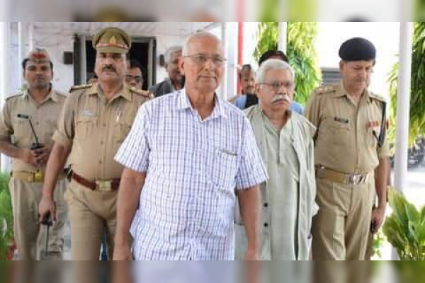 High court asked Yogi Sarkar-under which law sent recovery notice to Darapuri High court asked Yogi Sarkar-under which law sent recovery notice to Darapuri