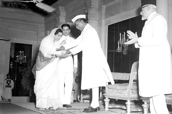 Voice of Kesarbai Kerkar echoed in space, was born today only in 1892 Voice of Kesarbai Kerkar echoed in space, was born today only in 1892