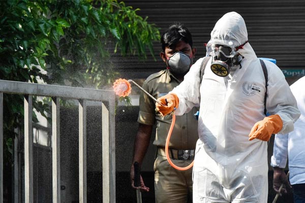 Across the country 9 lakh infected 28,498 new cases 553 dead in 24 hours Across the country 9 lakh infected 28,498 new cases 553 dead in 24 hours