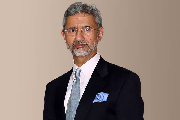 EAM S Jaishankar explains India foreign policy to Rahul Gandhi after his jibe at PM Narendra Modi EAM S Jaishankar explains India foreign policy to Rahul Gandhi after his jibe at PM Narendra Modi