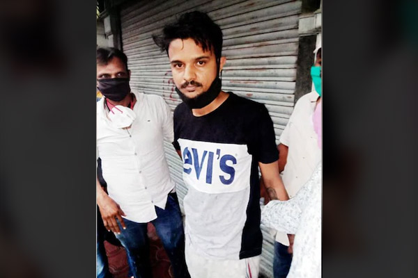 Man who claimed to be personal secretary to Home Minister Amit Shah arrested by police Man who claimed to be personal secretary to Home Minister Amit Shah arrested by police