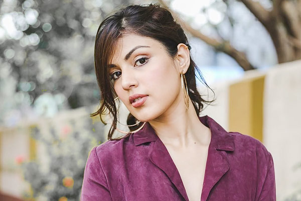 Sushant father names Rhea former manager Shruti Modi in FIR Bihar police to quiz her soon Sushant father names Rhea former manager Shruti Modi in FIR Bihar police to quiz her soon